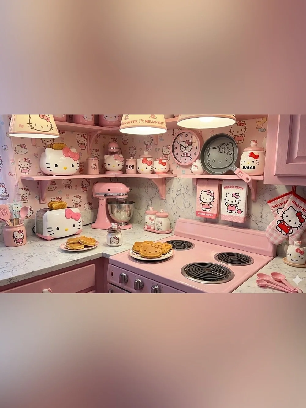 Hello Kitty Pink Character Pancake Pan with Bow Design small pancake size NWT